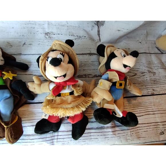 Disney World Frontierland Cowboys Indians Mickey Donald Minnie Chip Dale Lot 8 - Picture 5 of 16